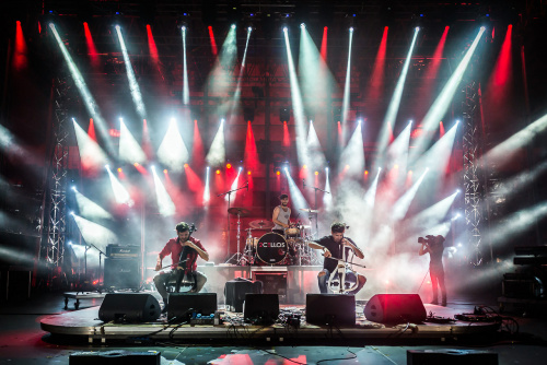 2CELLOS @ KING TOMISLAV SQUARE (2016)